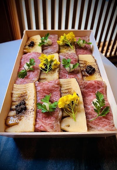 KUSAKABE: there is a petite omakase, which is the version most people should book