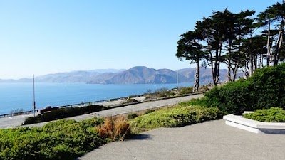Immigrant Point: 345 feet up from Baker Beach, and almost nobody there