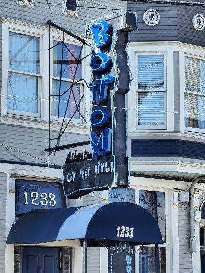 Bottom of the Hill: intimate, and the parking is genuinely across the street
